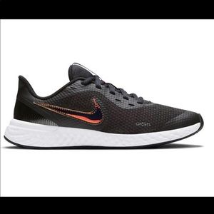 Nike revolution 5 kids running shoes